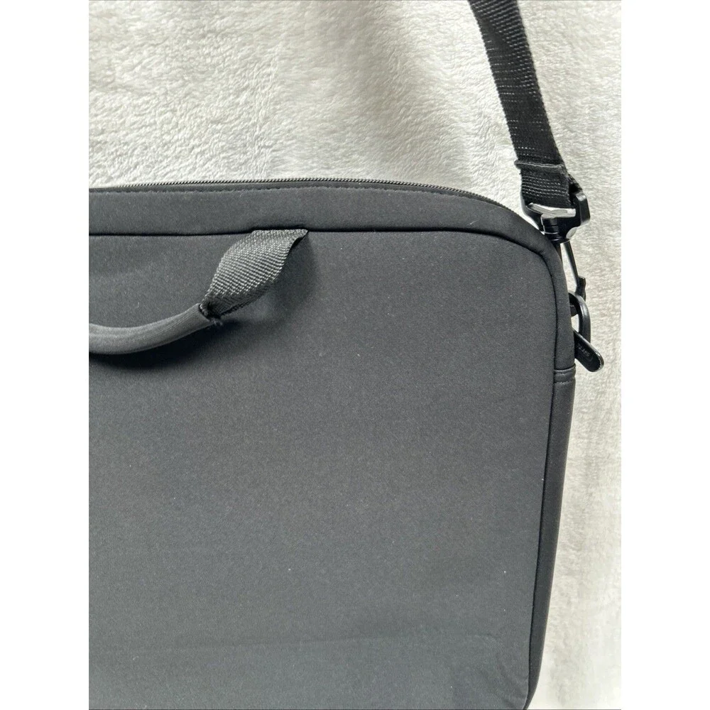Targus Laptop Messenger Bag Black CVR20101-01 With Strap for 15” Laptop
